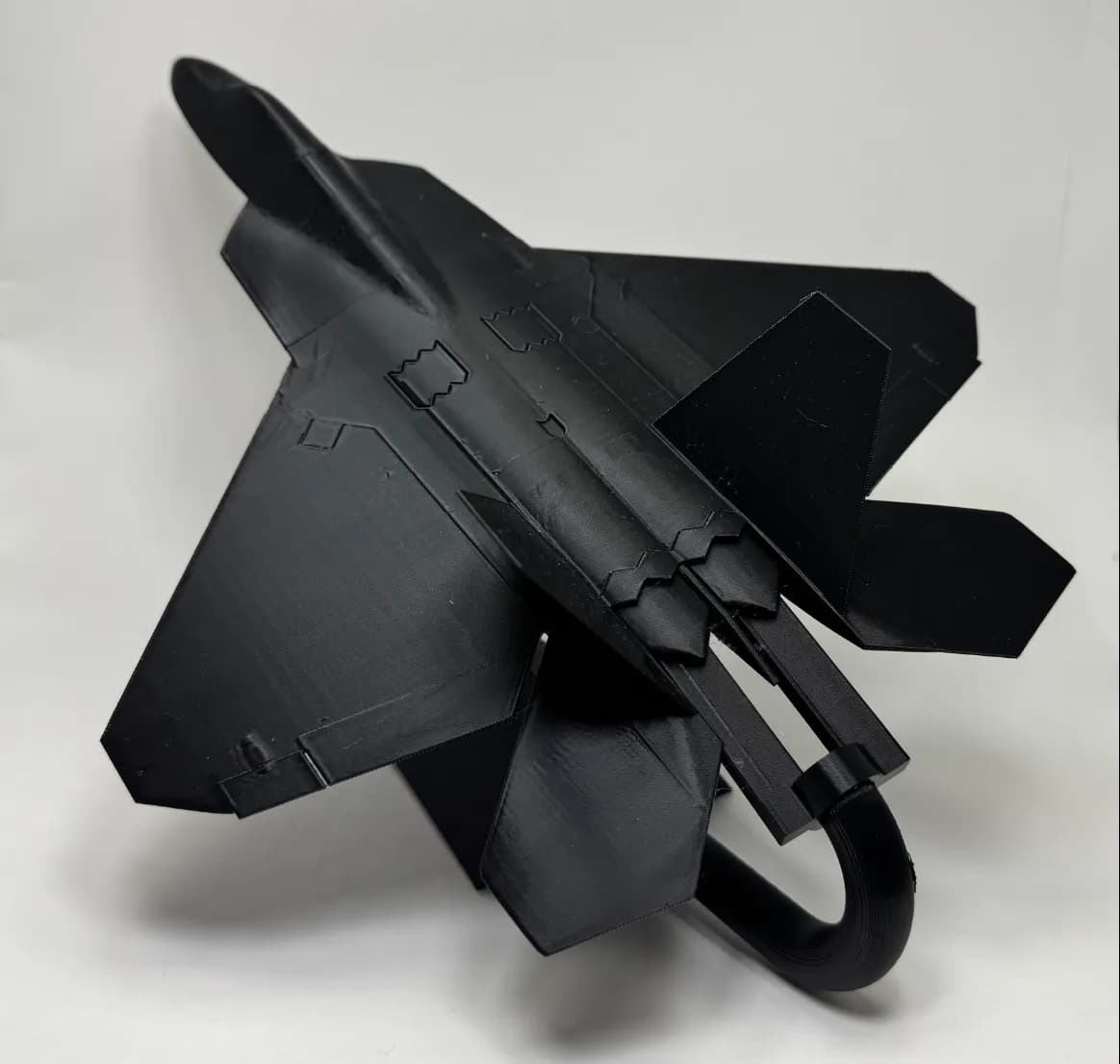 F-22 com suporte removível