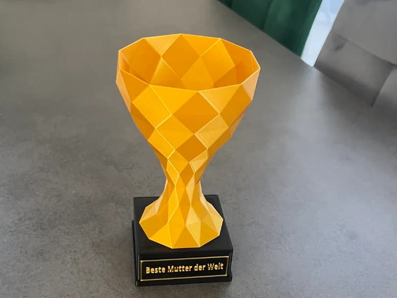 Troféu de 16 cm - Placa Personalizável - Low Poly
